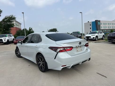 Used 2023 Toyota Camry SE w/ Convenience Package FWD image 5