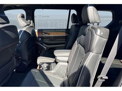 New 2025 Jeep Grand Cherokee L Summit image 17