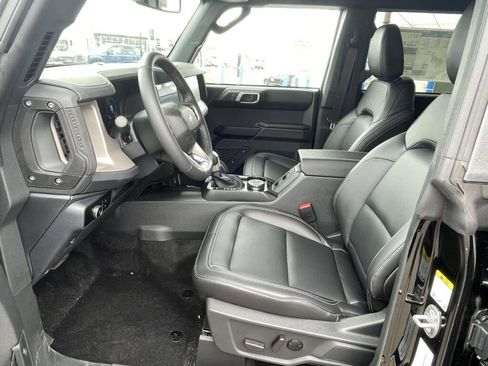 New 2026 Ford Bronco Outer Banks w/ Sasquatch Package AWD/4WD image 16