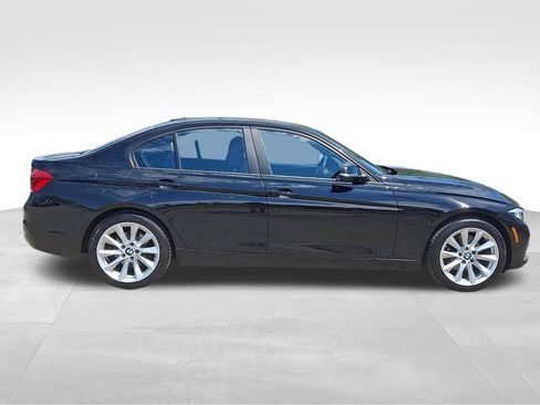 Used 2017 BMW 320i xDrive Sedan AWD/4WD image 7