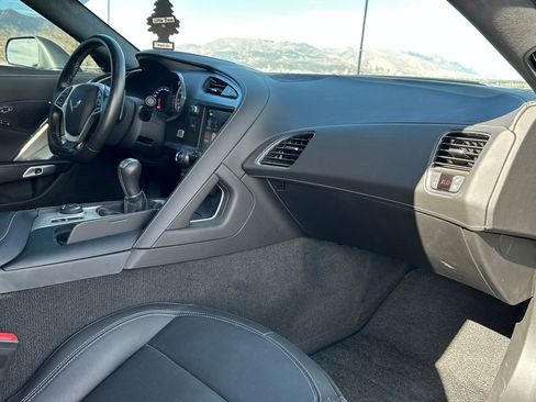 Used 2016 Chevrolet Corvette Z06 w/ 3LZ Preferred Equipment Group image 8