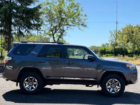 Used 2019 Toyota 4Runner TRD Off-Road Premium AWD/4WD image 6