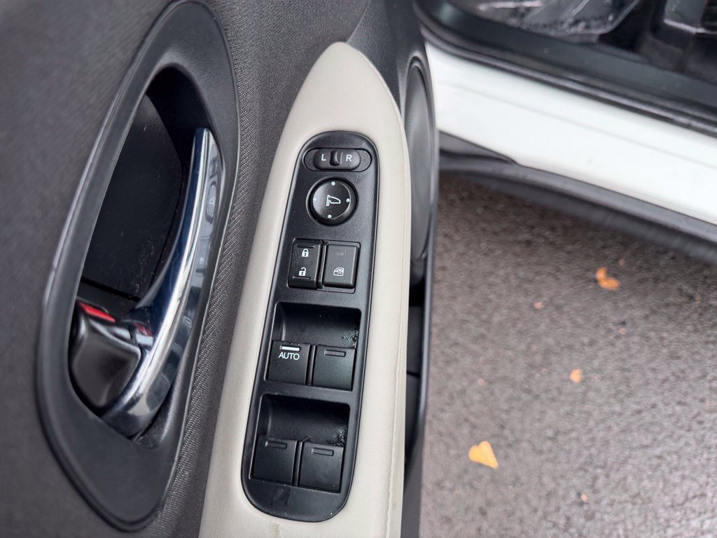 Used 2021 Honda HR-V LX image 12