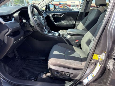 Used 2022 Toyota RAV4 XLE w/ Convenience Package AWD/4WD image 9