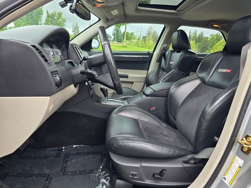 Used 2006 Chrysler 300 SRT8 w/ SRT Option Group II RWD image 11