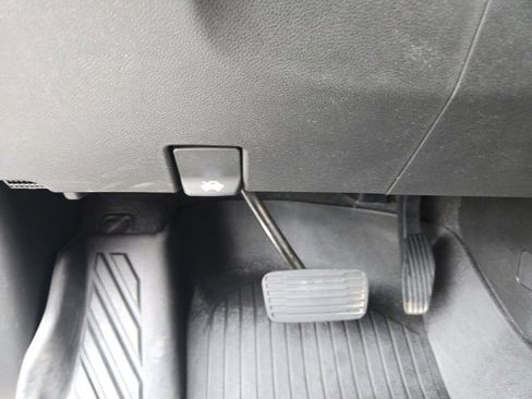 Used 2024 Chevrolet Silverado 1500 LTZ w/ LTZ Convenience Package II image 39