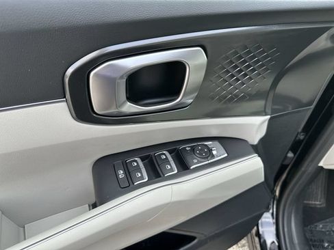 Used 2025 Kia Sorento EX FWD image 17