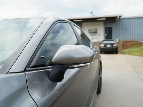 Used 2025 Toyota Camry SE w/ Convenience Package image 17