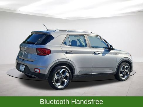 Used 2025 Hyundai Venue SEL FWD image 7