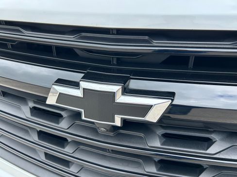 Used 2024 Chevrolet Traverse LT w/ Enhanced Driving Package FWD image 3