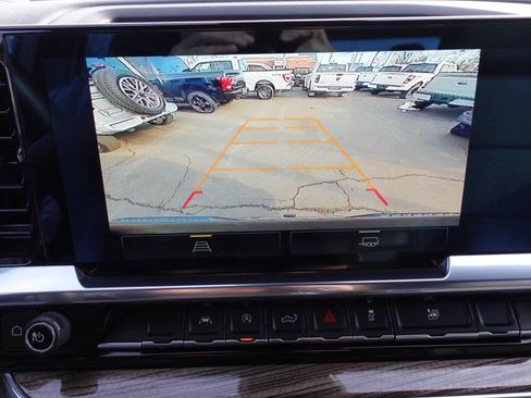 Used 2024 Chevrolet Silverado 1500 LT AWD/4WD image 37
