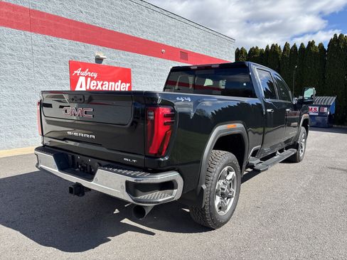 Used 2026 GMC Sierra 2500 SLT w/ SLT Convenience Package AWD/4WD image 3