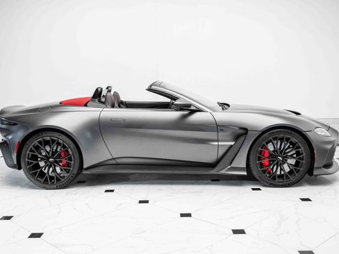 Used 2023 Aston Martin V12 Vantage Roadster image 37