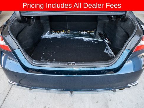 Used 2019 Toyota Camry SE FWD image 5