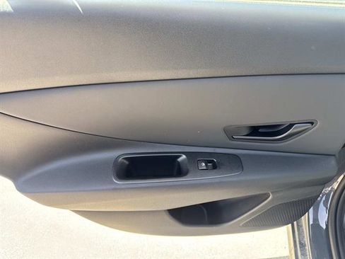 New 2026 Hyundai Elantra Limited FWD image 23
