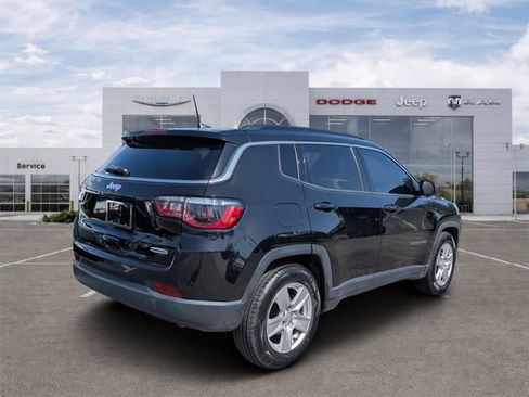 Certified 2022 Jeep Compass Latitude FWD image 3