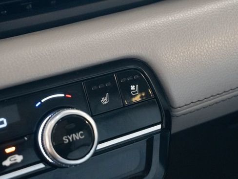 Used 2025 Honda Pilot Elite image 47