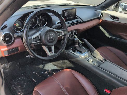 Used 2019 MAZDA MX-5 Miata RF Grand Touring RWD image 15