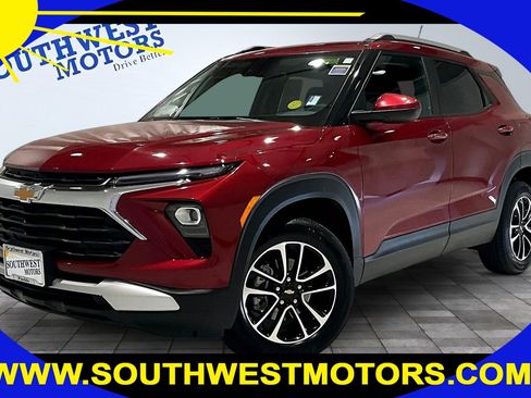 Used 2025 Chevrolet TrailBlazer LT AWD/4WD image 1