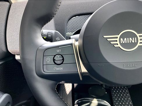 Used 2025 MINI Cooper Countryman S w/ Comfort Package Max image 32