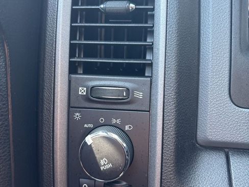 Used 2019 RAM 1500 Express w/ Wheel & Sound Group AWD/4WD image 19