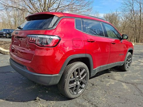 New 2026 Jeep Compass Latitude w/ Sun and Sound Group AWD/4WD image 4