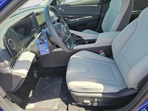 New 2026 Hyundai Elantra Limited FWD image 4