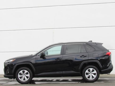 Certified 2023 Toyota RAV4 LE AWD/4WD image 4