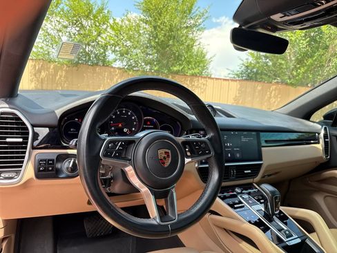 Used 2020 Porsche Cayenne AWD/4WD image 14
