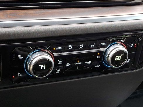 Used 2025 GMC Sierra 1500 SLT image 14