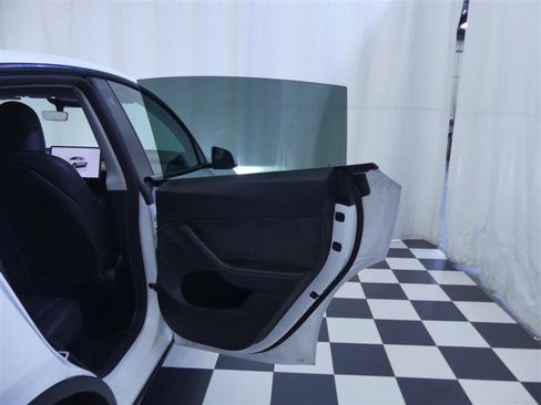 Used 2023 Tesla Model Y Long Range AWD/4WD image 28