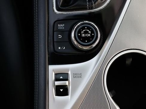 Used 2017 INFINITI Q50 Signature Edition w/ All Weather Package (L93) image 43