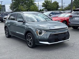Used 2023 Kia Niro EX FWD video 1