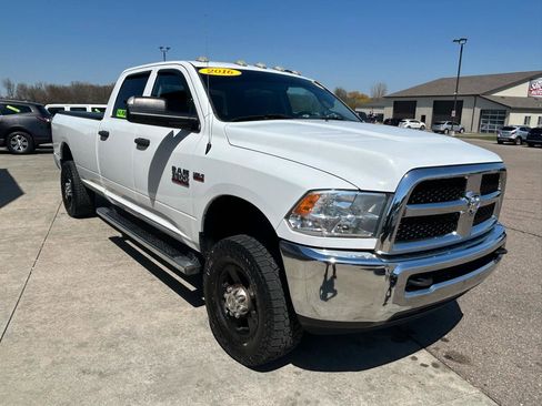 Used 2016 RAM 3500 Tradesman w/ Chrome Appearance Group image 3