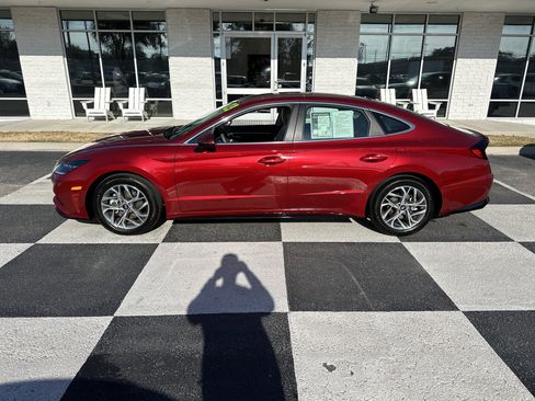 Used 2023 Hyundai Sonata SEL image 1