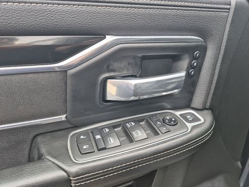 Used 2021 RAM 2500 Laramie w/ Night Edition AWD/4WD image 3