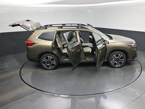 Used 2023 Subaru Ascent Limited w/ Technology Package AWD/4WD image 18