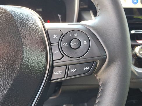 Used 2025 Toyota Corolla XSE FWD image 19