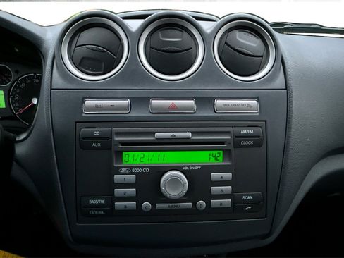 Used 2011 Ford Transit Connect XLT Premium image 12