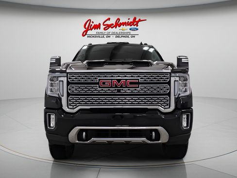 Used 2023 GMC Sierra 2500 Denali w/ Denali Black Diamond Edition AWD/4WD image 4