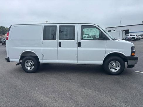 New 2025 Chevrolet Express 2500 w/ Driver Convenience Package image 7