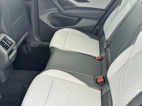 New 2026 Volkswagen Tiguan SE FWD image 21