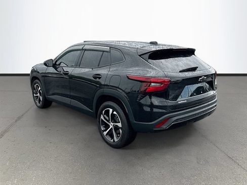 Used 2025 Chevrolet Trax RS FWD image 24