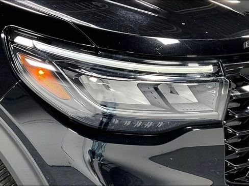 Used 2025 Ford Explorer ST-Line w/ ST-Line Street Pack image 30