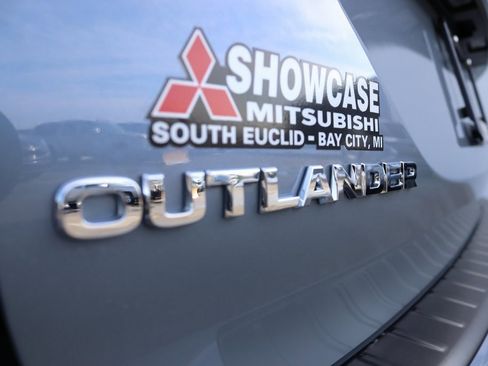 New 2026 Mitsubishi Outlander SE image 10
