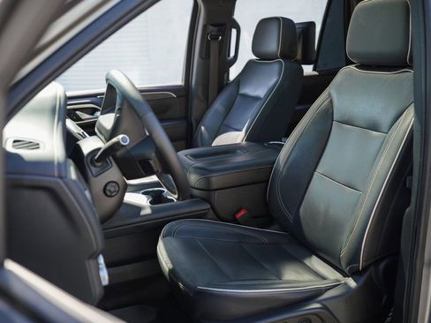 Used 2021 GMC Yukon SLT w/ SLT Premium Package image 23