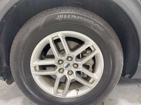 Used 2025 Ford Explorer Active RWD image 11