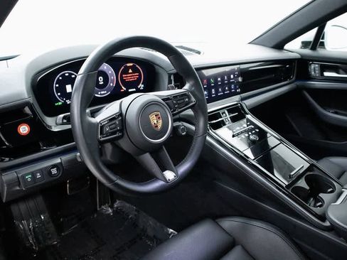 Certified 2024 Porsche Panamera 4 image 4