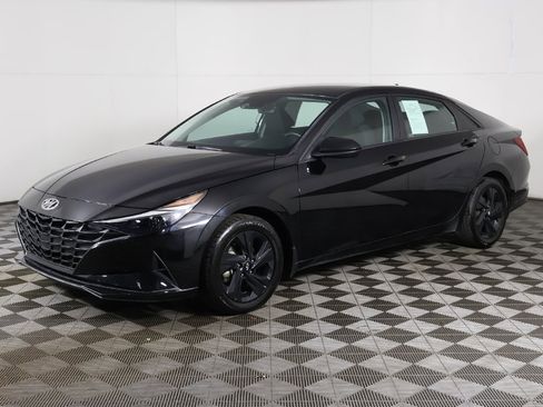 Used 2023 Hyundai Elantra Blue w/ Winter Weather Package image 8