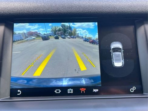 Used 2017 Land Rover Discovery Sport HSE AWD/4WD image 32